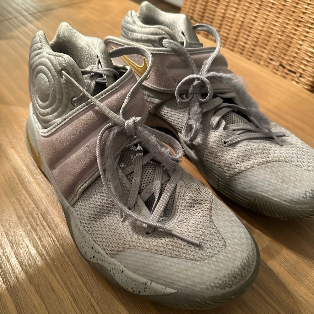 kyrie 2 battle grey